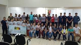 Câmara mirim realiza última sessão  Câmara mirim realiza última sessão