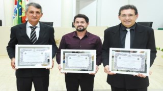  Câmara Municipal presta homenagem a Ex-servidores.