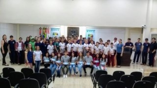 Câmara Mirim realiza última sessão ordinária Câmara Mirim realiza última sessão ordinária